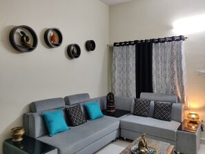 Lobby sitting area - Mytri Nivas (Visakhapatnam)