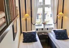 Decoración personalizada, muebles diferentes y escritorio 