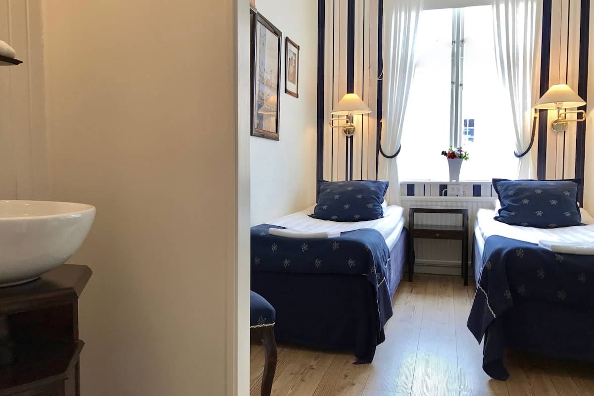 Twin kamer (Shared bathroom) | 1 slaapkamer, individueel gedecoreerd, individueel gemeubileerd