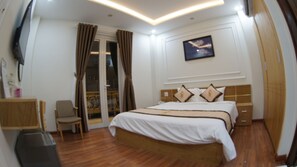 Deluxe Double Room, Balcony | Minibar, desk, blackout drapes, soundproofing - Khach San Sao Viet (Quy Nhon)
