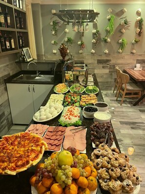 Breakfast buffet - Hotel Aristocrat Batumi (Batumi)