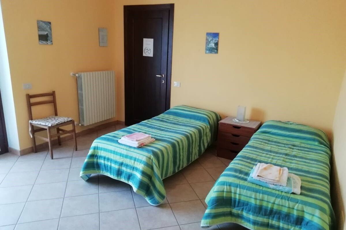 Individually decorated, individually furnished, laptop workspace