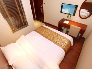 In-room safe, free WiFi