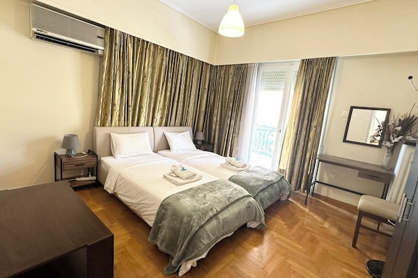 2 slaapkamers, een kluis op de kamer, een bureau