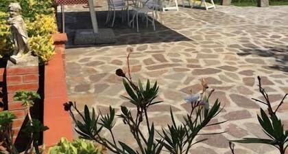 L'ßle d'Elbe. Maison panoramique à la Zanca, 3 chambres, 8 pax. grand espace extérieur