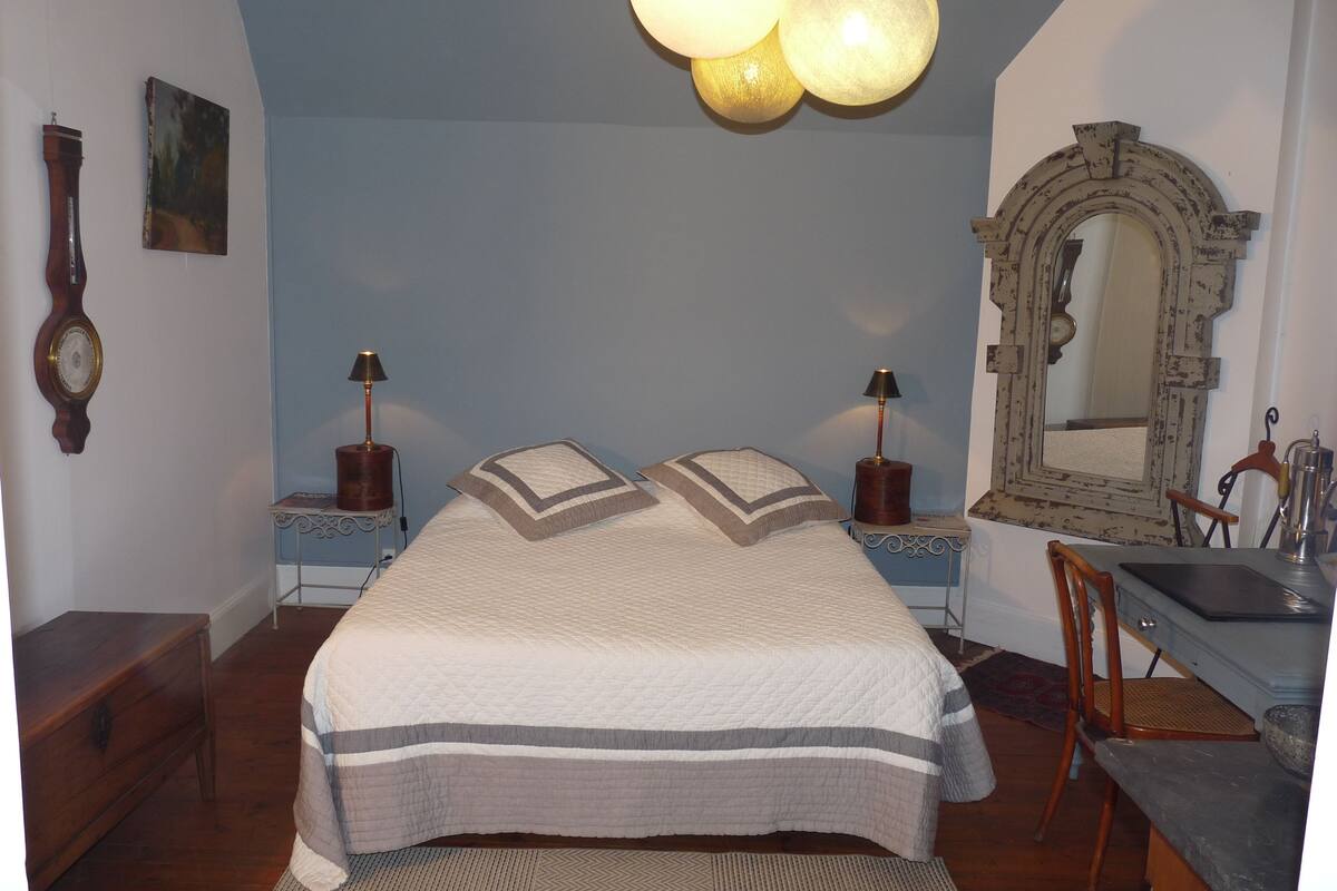 Habitación doble, no fumadores (Bleu) | Wifi gratis, decoración individual, mobiliario individual y ropa de cama