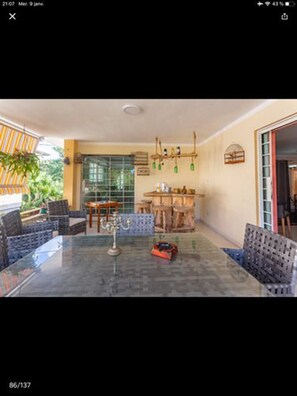Villa, 4 chambres, accessible aux personnes à mobilité réduite, fumeur | Terrasse/Patio