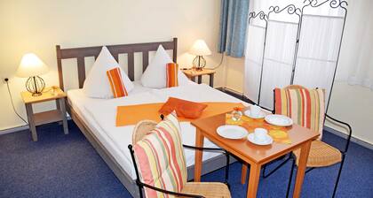 Budget room with shower/WC on corridor 27 - Wilhelms Hostel in Ostseebad Sellin