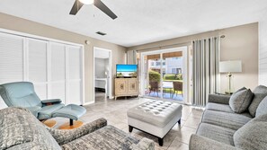 TV, DVD player - Beach Service Included! Private Beach Access, Chateau La Mer 4B! (Destin)