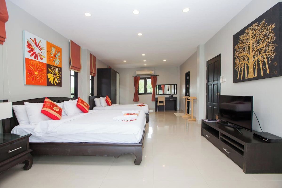 3 slaapkamers, een bureau, een strijkplank/strijkijzer, wifi