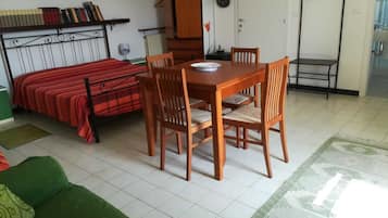 Desk, blackout curtains, free WiFi, bed sheets