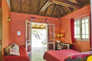 Habitación doble, 1 cama Queen size, para no fumadores | Ropa de cama de alta calidad, edredón y decoración personalizada