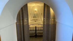 Family Apartment | In-room safe, individually decorated, individually furnished, bed sheets - La  Kuddia (Pantelleria)