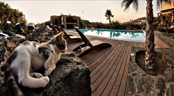 Outdoor pool - La  Kuddia (Pantelleria)