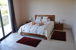 2 bedrooms, blackout curtains, iron/ironing board, free cots/infant beds