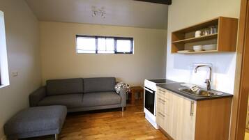 村舍, 2 间卧室 | 私人简易厨房 | 迷你冰箱、微波炉、烤箱、炉灶