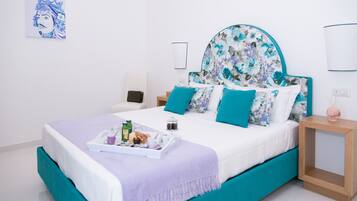 Minibar, Zimmersafe, Schreibtisch, Verdunkelungsvorhänge