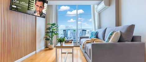 Departamento | Área de sala de estar | Smart TV de 43 pulgadas con canales por cable y televisión