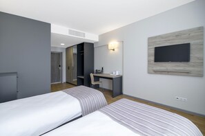 Standard Double or Twin Room | In-room safe, desk, blackout drapes, iron/ironing board - Favor Sport Hotel (Kyiv)