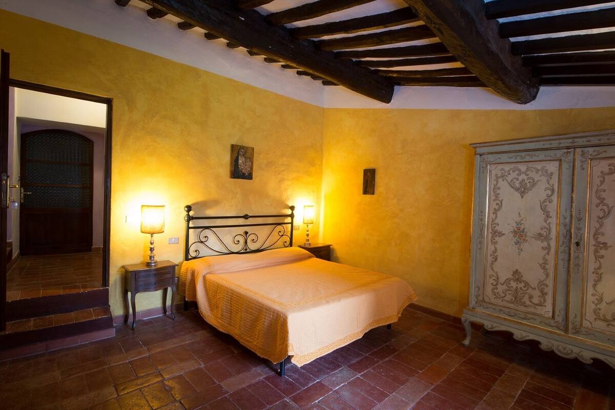 Apartment, 2 Bedrooms | Free WiFi, bed sheets