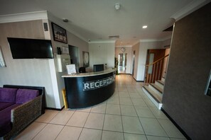 Lobby - Berwick Manor Hotel (Rainham)