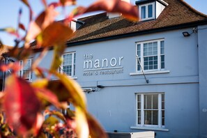 Front of property - Berwick Manor Hotel (Rainham)