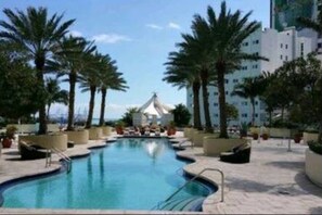 Sun deck - Modern Loft Space Downtown w-Pool (Miami)