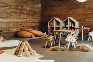 Children’s area - Lodji Hotel (Les Belleville)