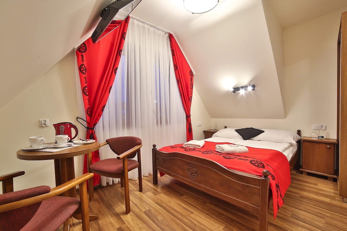 Habitación clásica | Sábanas de algodón egipcio y ropa de cama de alta calidad