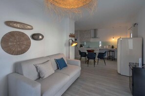 Deluxe Villa | Living area