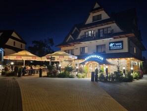 Mặt tiền nơi lưu trú