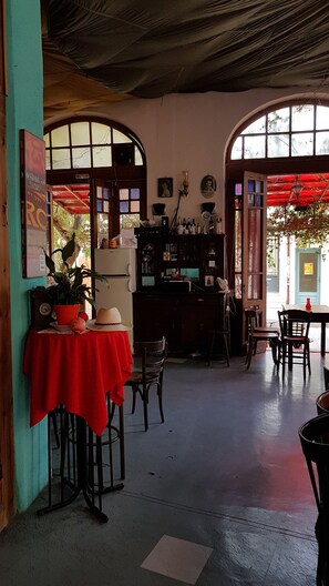 Lobby lounge