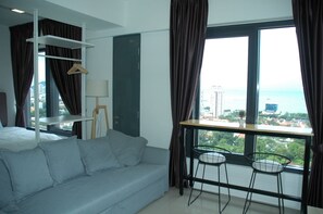 Comfort Apartment | Living area | Smart TV