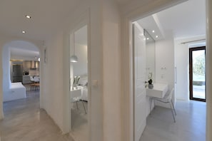 2 camere, una cassaforte in camera, una scrivania, ferro/asse da stiro