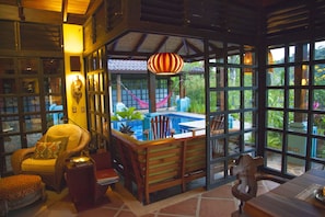 Interior - Cool Bali Style Villa, w/stunning views, HiSpeedWifi., 3Brs. solar heated pool.  (Atenas)