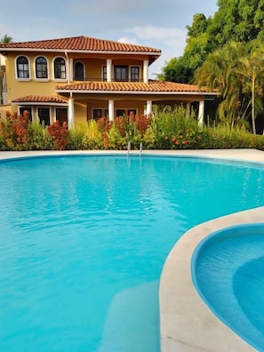 Pool - Experience the jungle of Costa Rica!! Direct oceanfront property for 8 guests. (Puntarenas)