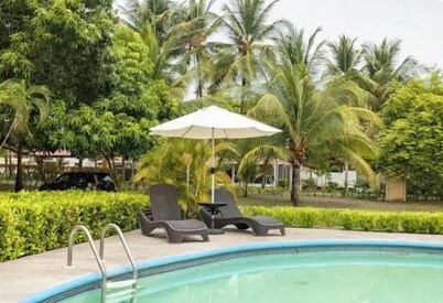 Direct oceanfront Villa!Accommodation for 8 guests!
