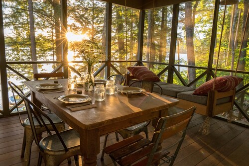 Lakeside life at its best!