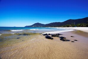 Platja a a prop