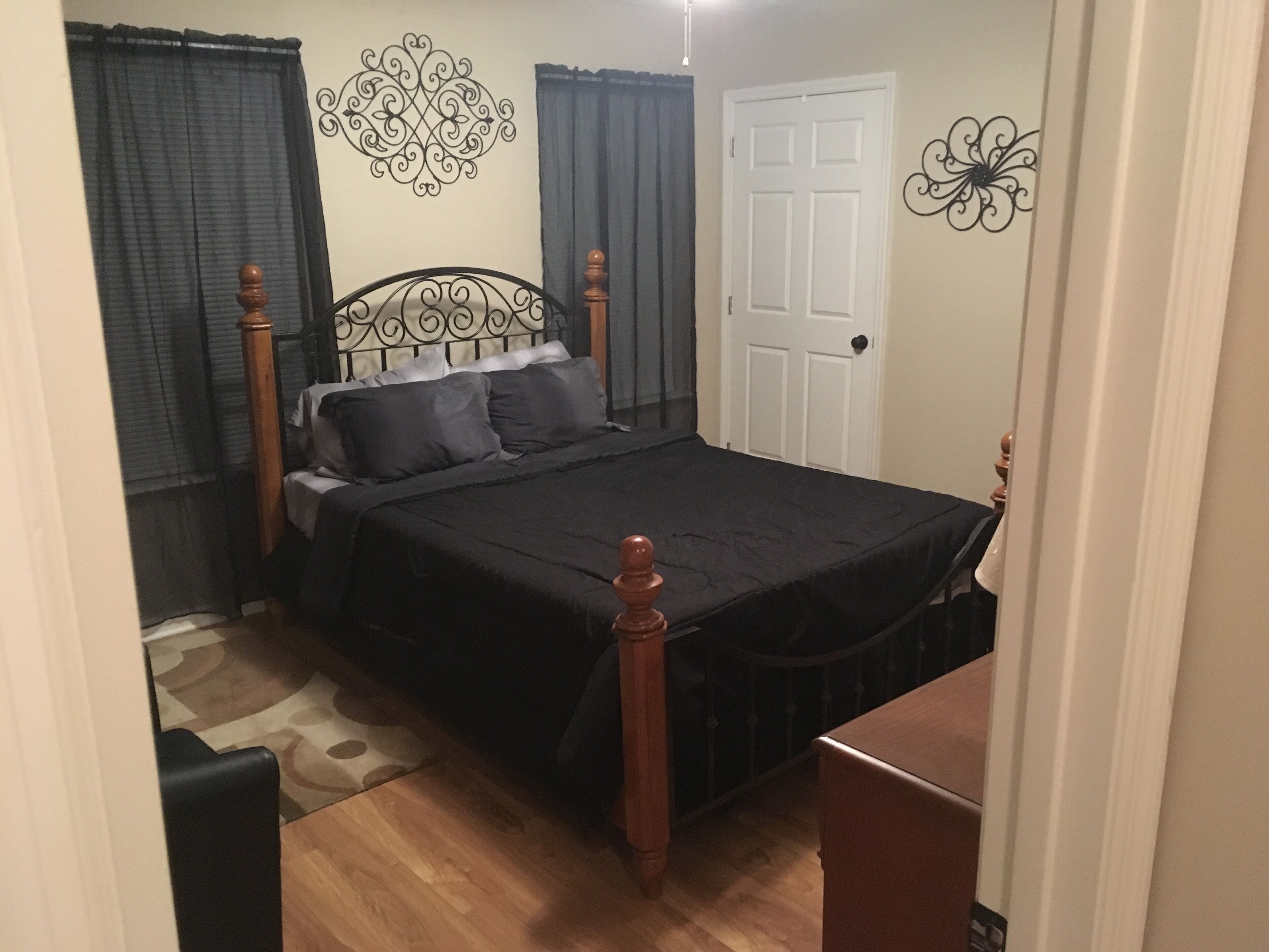 Lexington’s Premier Cul De Sac Townhome 2BR, 2.5BA, 1100 sqft
