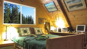 4 bedrooms, desk, iron/ironing board, travel crib