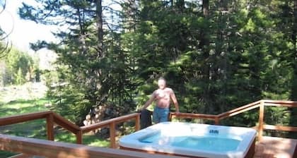 Year-Round Lake Tahoe Getaway -- Comfortable and Spacious!