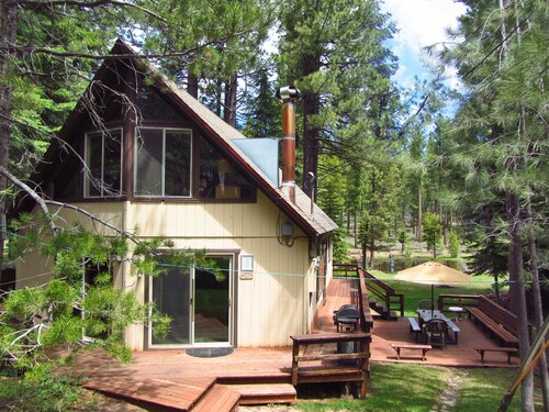 Year-Round Lake Tahoe Getaway -- Comfortable and Spacious!