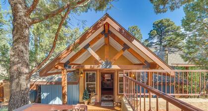 Cozy Ruidoso Cottage w/ Deck - 10 Min to Village!