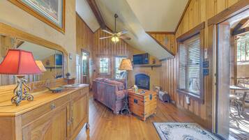 TV, fireplace, Netflix, books