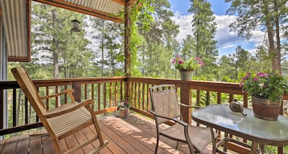 Cozy Ruidoso Cottage w/ Deck - 10 Min to Village!