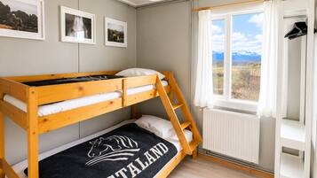 Cottage, 3 Bedrooms, Mountain View | 3 bedrooms, soundproofing, iron/ironing board (on request), cribs (free)