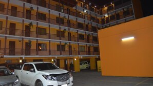 Fachada del alojamiento - Noche