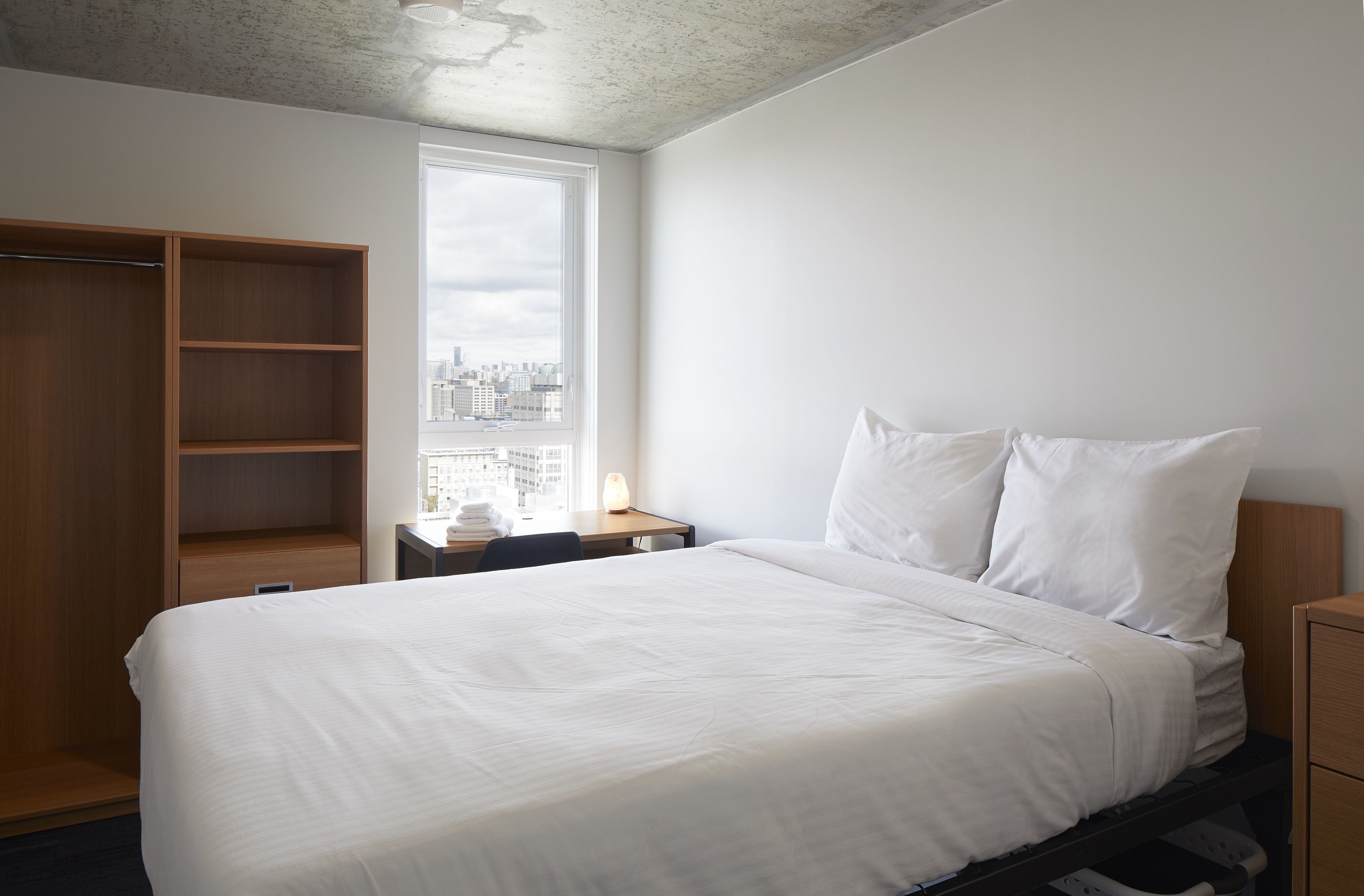 Individually furnished, desk, free WiFi, bed sheets