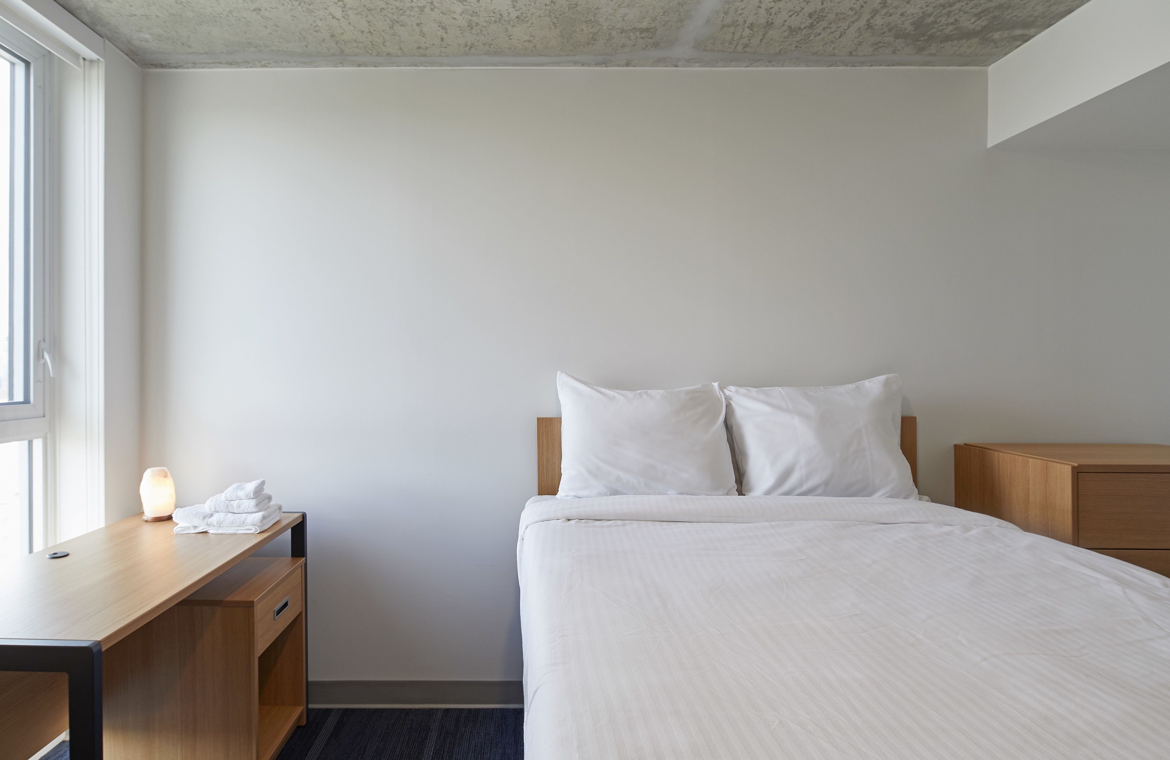 Individually furnished, desk, free WiFi, bed sheets